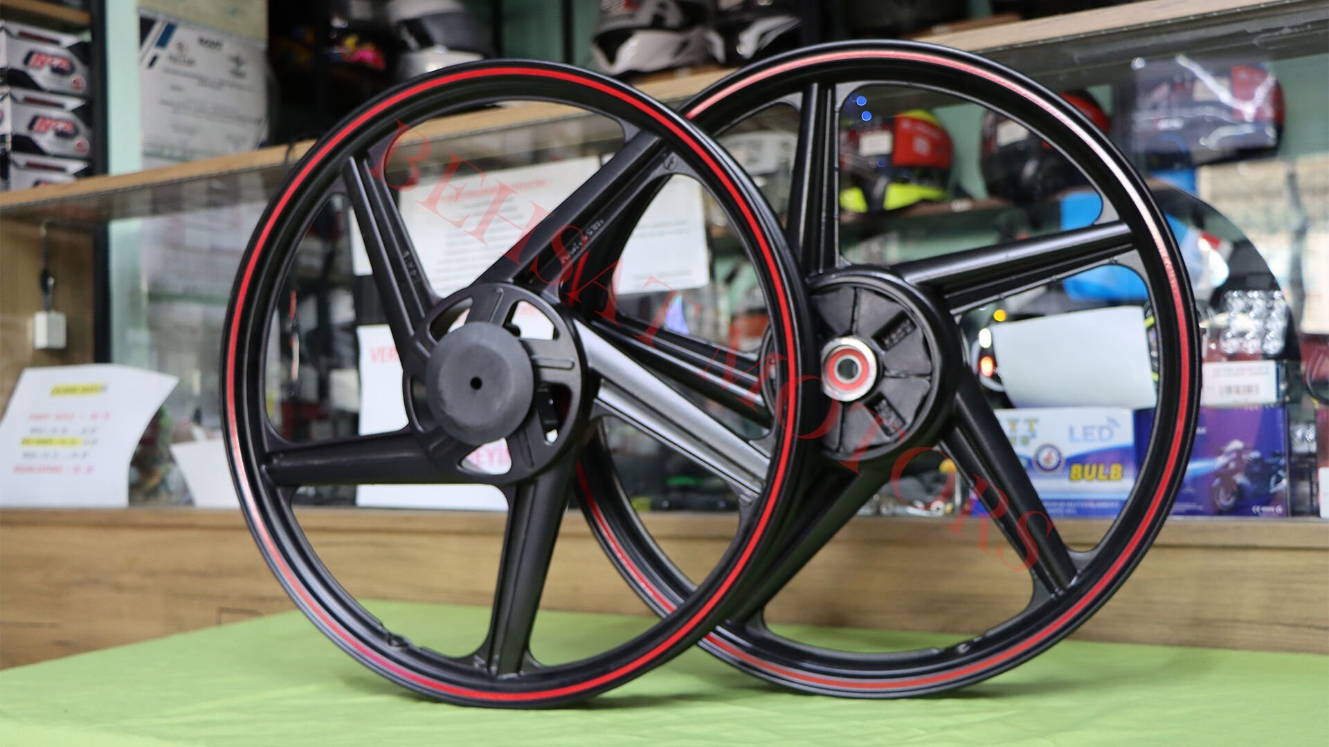 ARKA JANT 18 FAN MODEL SİYAH KIRMIZI