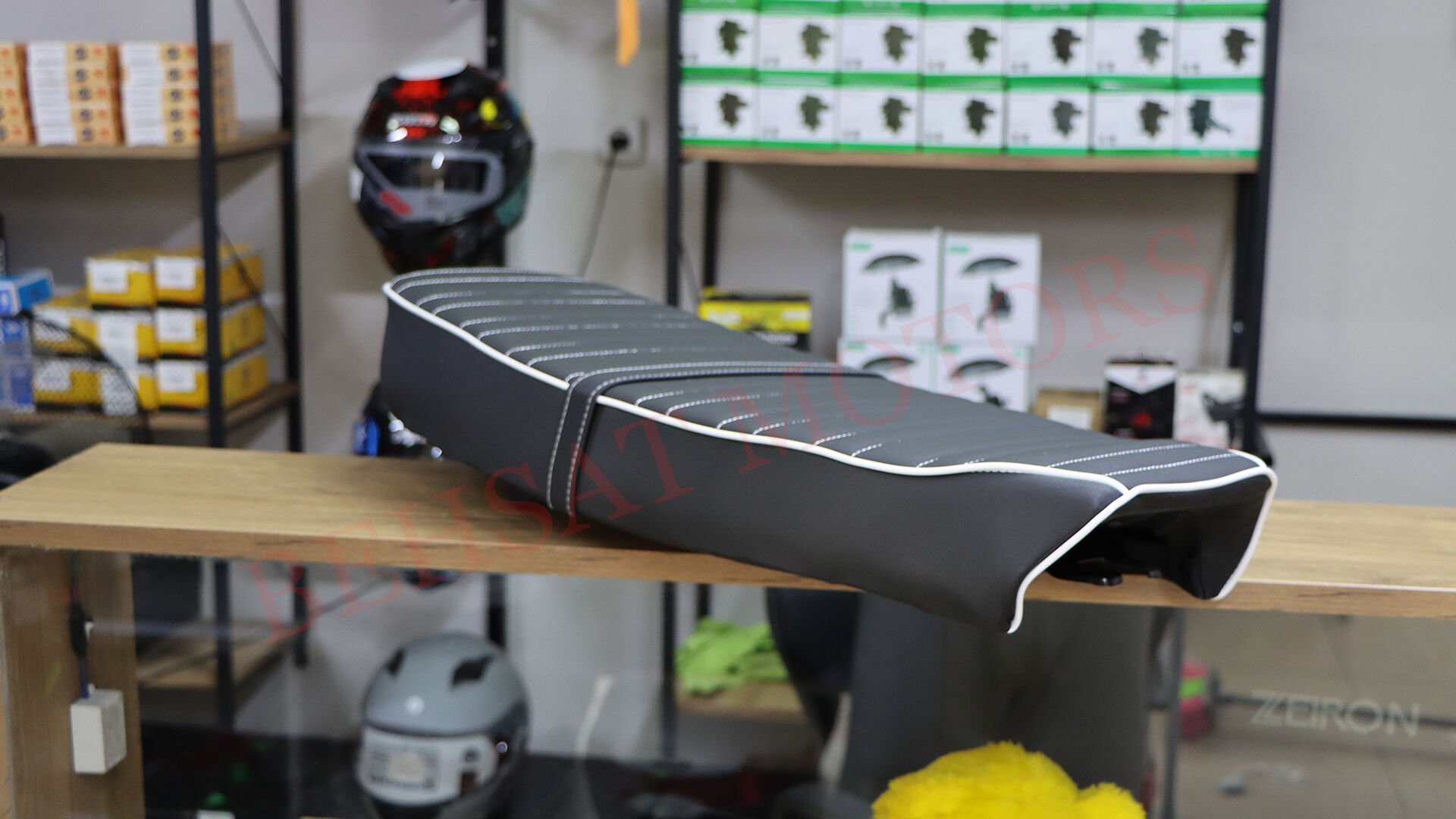 SELE KOLTUK CG KESİK BEYAZ DİKİŞLİ