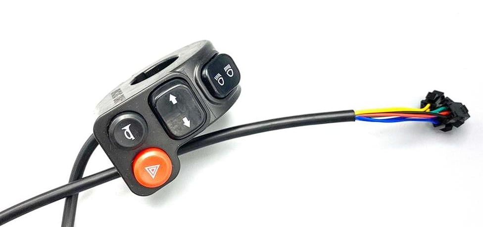 3 TEKERLEKLİ GRETA SOL KUMANDA DÖRLÜ DÜĞ BİNEK BYZGRETA01